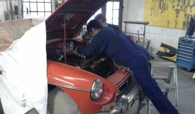 svg+xml;charset=utf-8,%3Csvg%20xmlns%3D Oldtimer & Klassiker - Service - wagenschmitte.com | Jucker Technik AG, Neerach